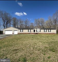 8791 MENOKIN RD, Montross, VA 22520