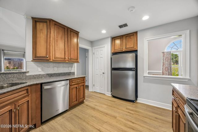 4528 BAY HARBOUR Drive, Jacksonville, FL 32225