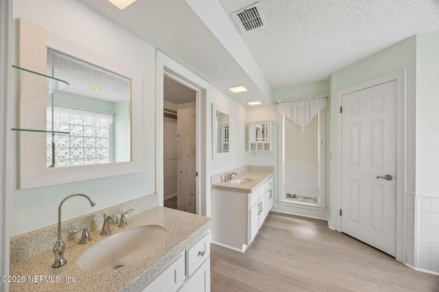 4528 BAY HARBOUR Drive, Jacksonville, FL 32225