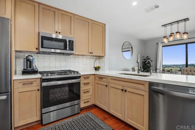 6531 Corte Valdez, Carlsbad, CA 92009