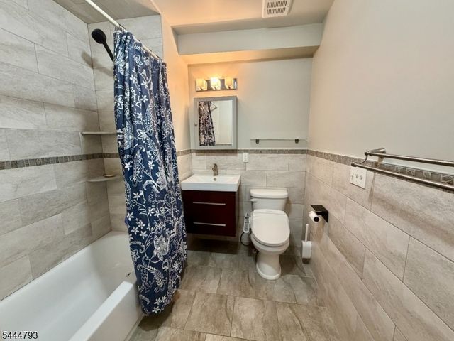 381 Communipaw Ave 1b, Jersey City, NJ 07304