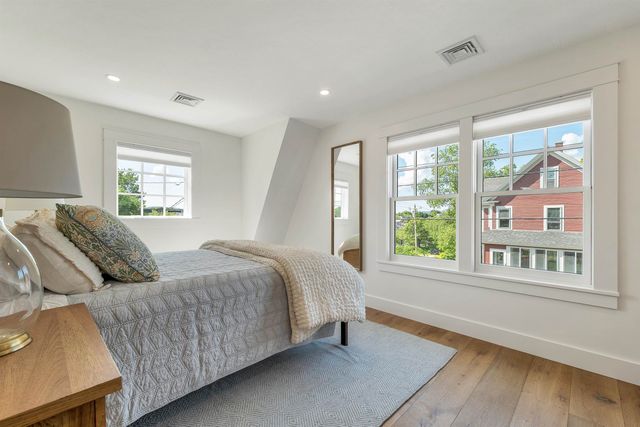 46 King Street, Wolfeboro, NH 03894
