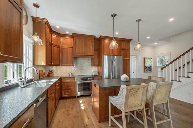 46 King Street, Wolfeboro, NH 03894