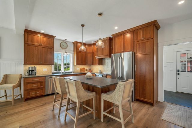 46 King Street, Wolfeboro, NH 03894