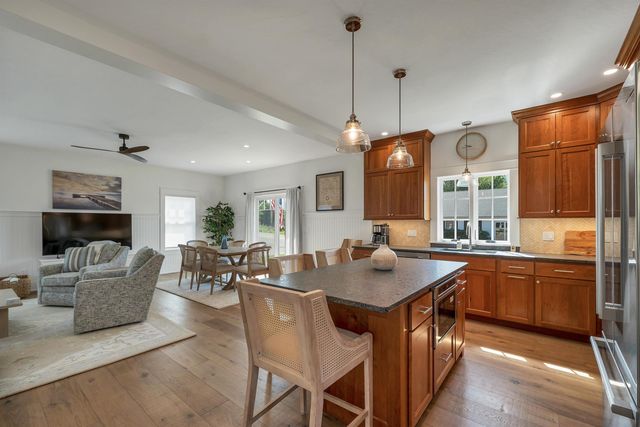 46 King Street, Wolfeboro, NH 03894