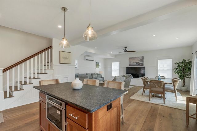 46 King Street, Wolfeboro, NH 03894
