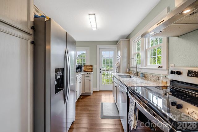 2117 Old Clyde Road, Clyde, NC 28721