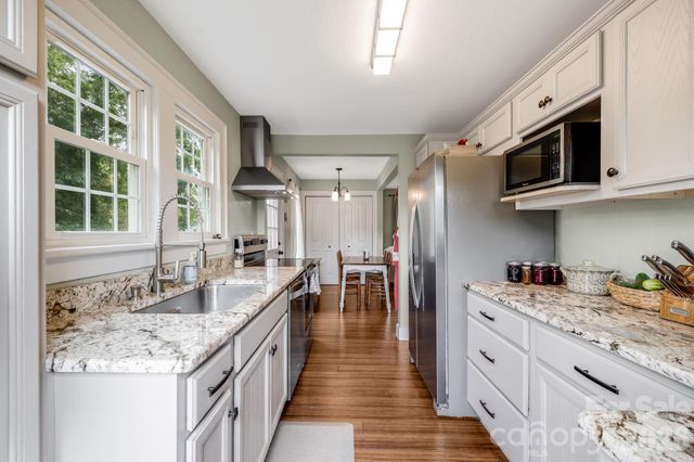 2117 Old Clyde Road, Clyde, NC 28721
