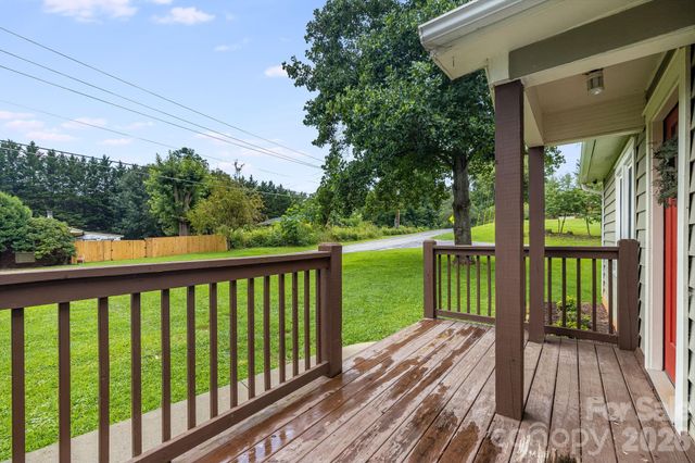 2117 Old Clyde Road, Clyde, NC 28721