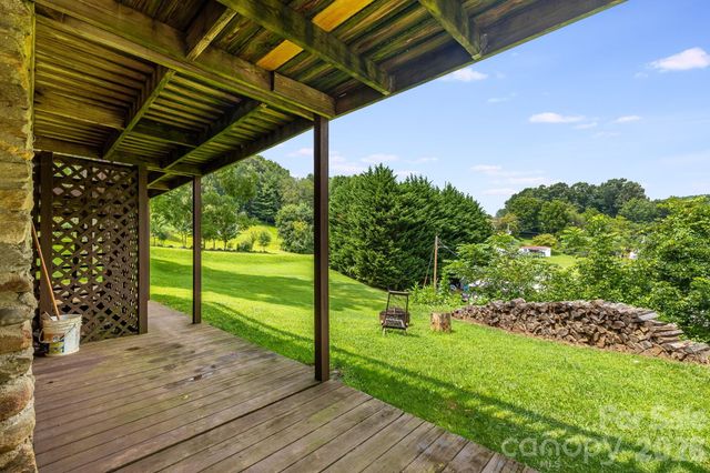 2117 Old Clyde Road, Clyde, NC 28721