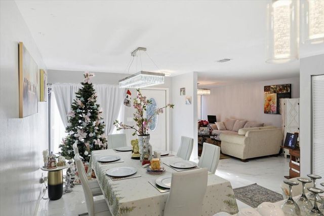 4260 NW 114th Ter, Coral Springs, FL 33065