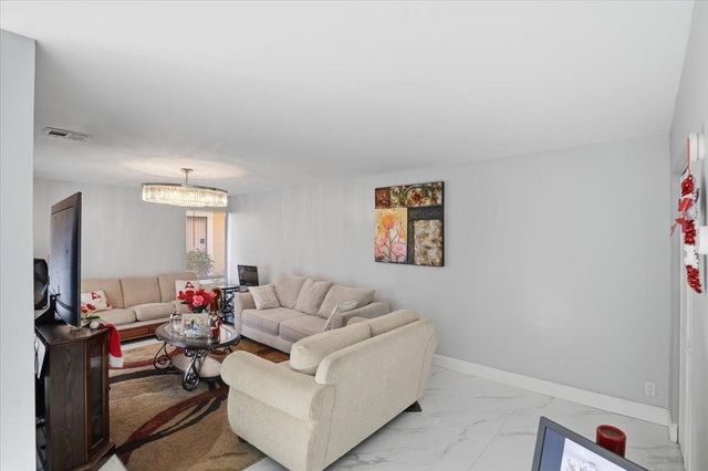 4260 NW 114th Ter, Coral Springs, FL 33065