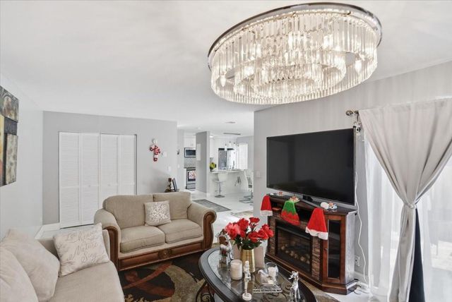 4260 NW 114th Ter, Coral Springs, FL 33065