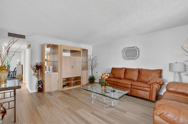 693 Burgundy O, Delray Beach, FL 33484