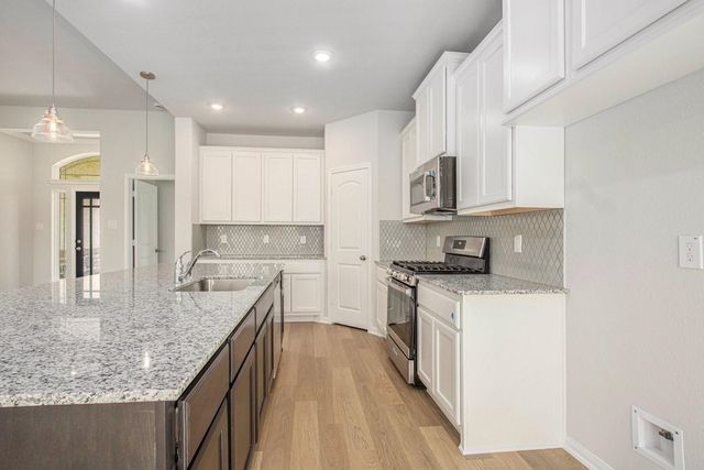 6 Cattle Dr, Bay City, TX 77414