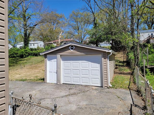 929 Clearfield Drive, Ferguson, MO 63135