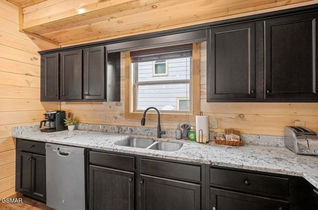 844 Osprey Way, Pigeon Forge, TN 37863