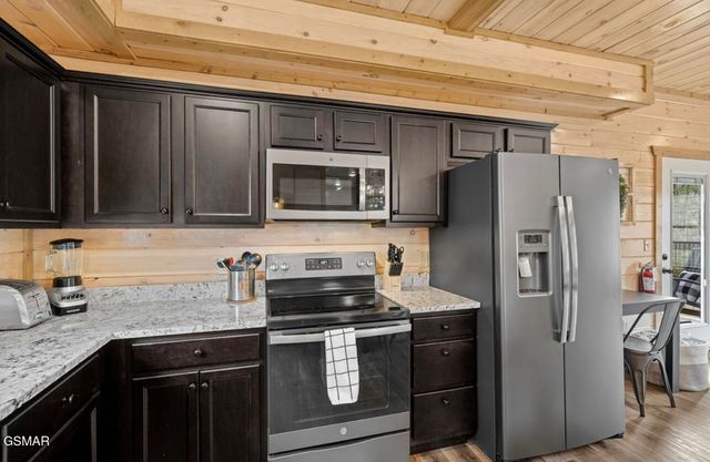 844 Osprey Way, Pigeon Forge, TN 37863