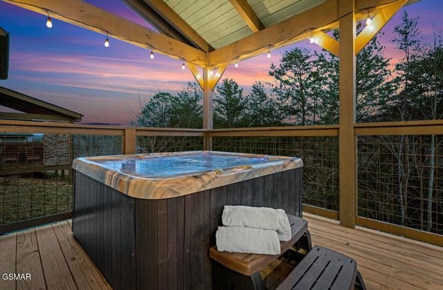 844 Osprey Way, Pigeon Forge, TN 37863