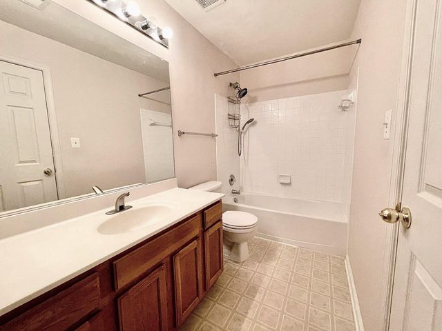 1313 PENDLETON LN, Strasburg, VA 22657