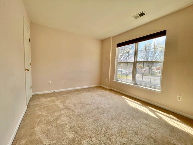 1313 PENDLETON LN, Strasburg, VA 22657