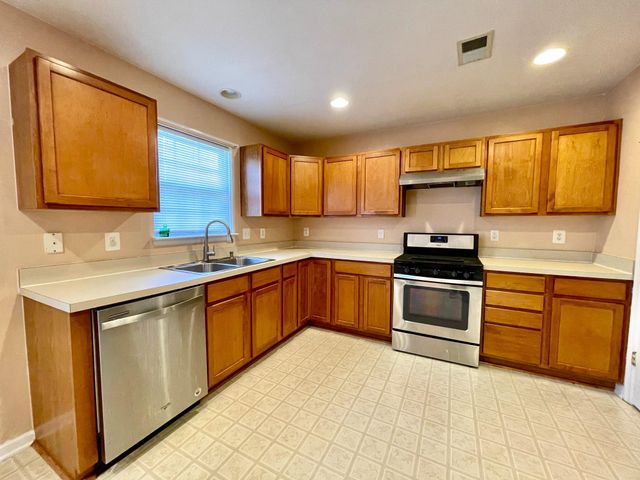 1313 PENDLETON LN, Strasburg, VA 22657