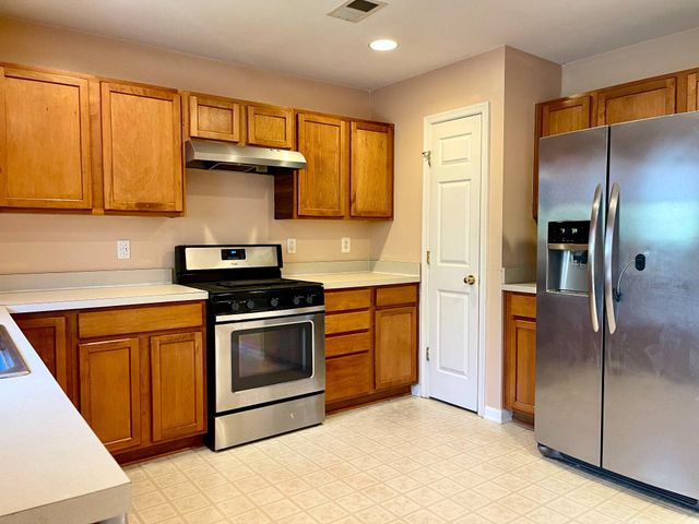 1313 PENDLETON LN, Strasburg, VA 22657