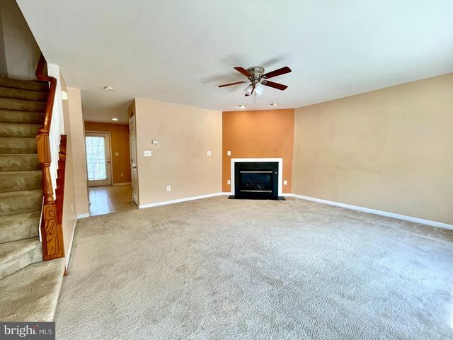1313 PENDLETON LN, Strasburg, VA 22657