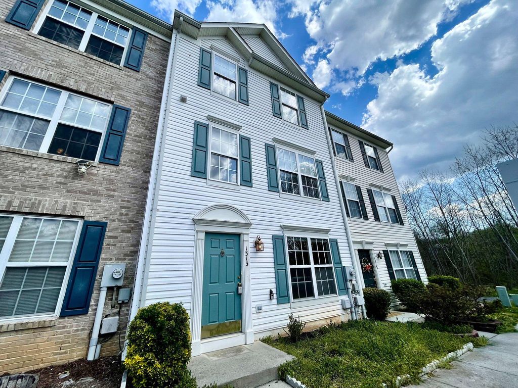 1313 PENDLETON LN, Strasburg, VA 22657