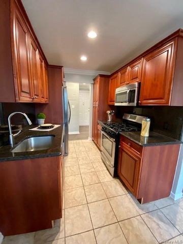 69 Prospect Avenue 11P, Hewlett, NY 11557