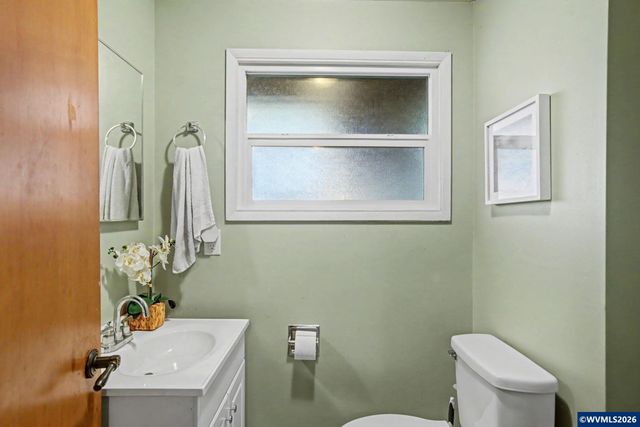 1795 B St NE, Salem, OR 97301