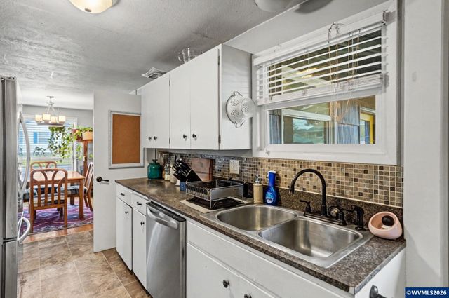 1795 B St NE, Salem, OR 97301