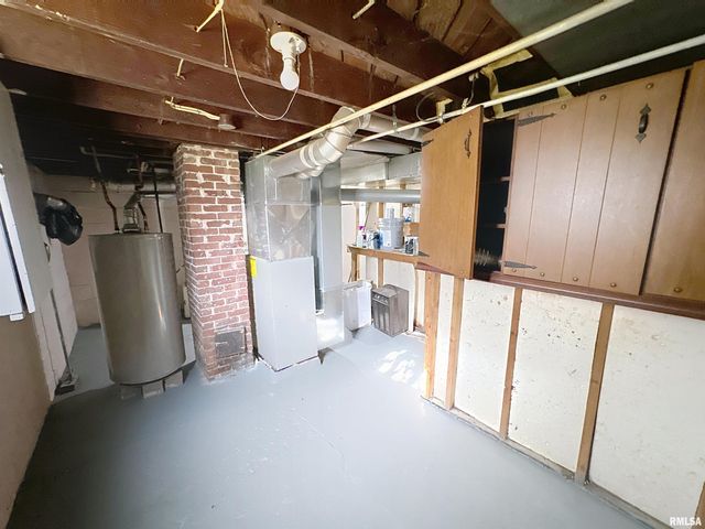 2212 39TH Street, Rock Island, IL 61201