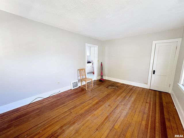 2212 39TH Street, Rock Island, IL 61201