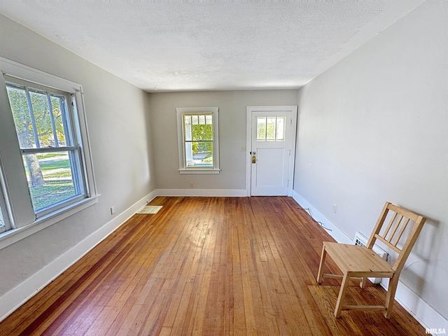 2212 39TH Street, Rock Island, IL 61201