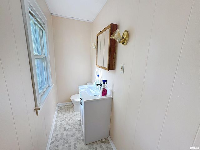 2212 39TH Street, Rock Island, IL 61201