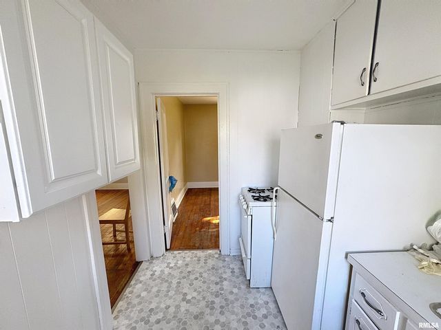 2212 39TH Street, Rock Island, IL 61201