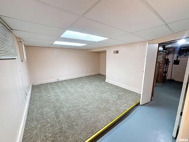 2212 39TH Street, Rock Island, IL 61201