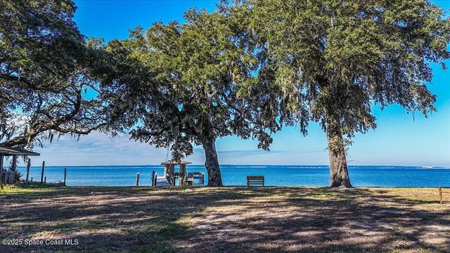 449 S Garcon Point Road, Milton, FL 32583