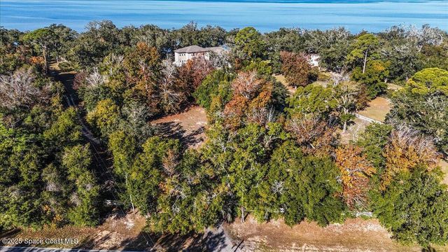 449 S Garcon Point Road, Milton, FL 32583
