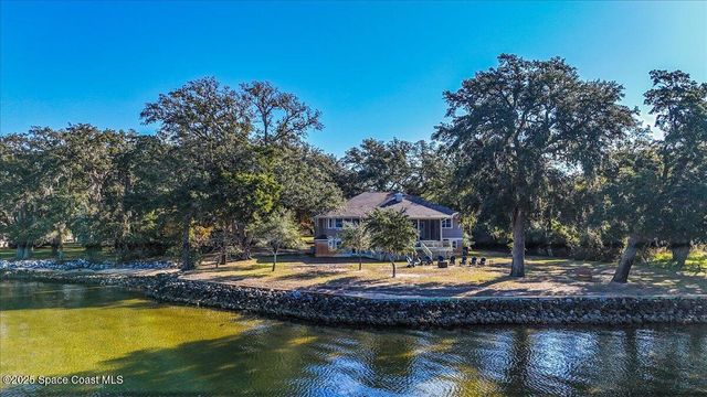 449 S Garcon Point Road, Milton, FL 32583