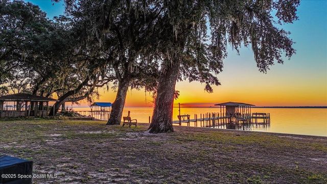 449 S Garcon Point Road, Milton, FL 32583