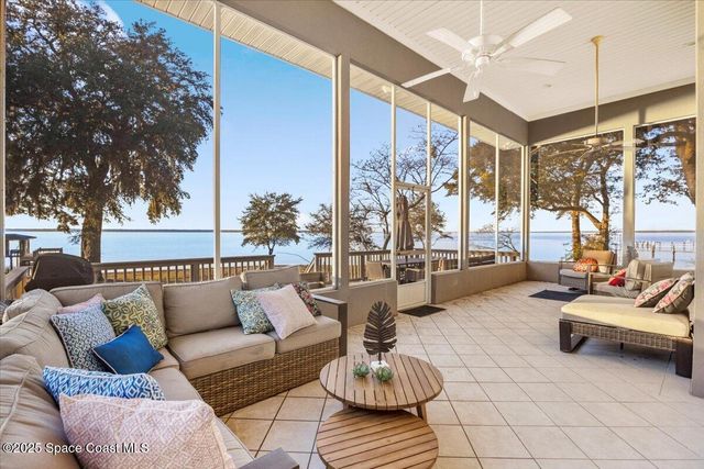 449 S Garcon Point Road, Milton, FL 32583