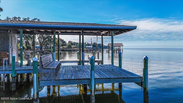 449 S Garcon Point Road, Milton, FL 32583