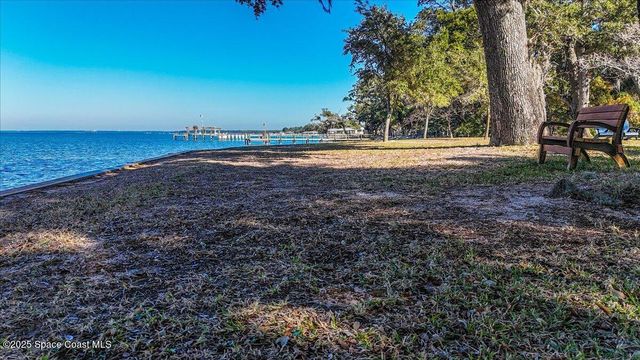 449 S Garcon Point Road, Milton, FL 32583