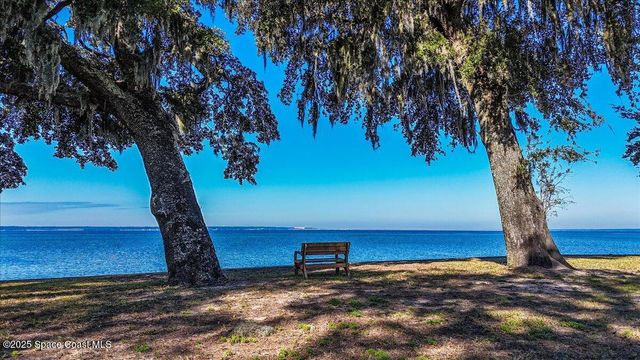449 S Garcon Point Road, Milton, FL 32583