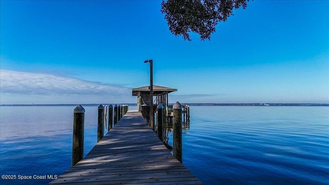 449 S Garcon Point Road, Milton, FL 32583