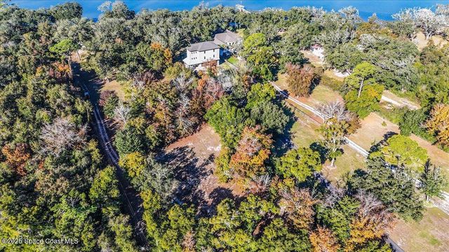 449 S Garcon Point Road, Milton, FL 32583