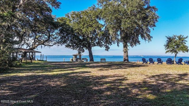 449 S Garcon Point Road, Milton, FL 32583