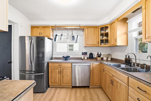 140 E Green Tree ROAD, Fox Point, WI 53217